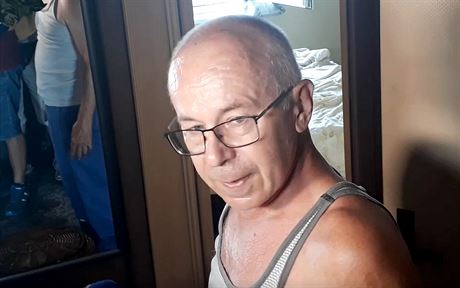 Rána a řev, pak soused zachraňoval neznámé lidi z balkonu hořícího bytu Petr Staněk, který v pomáhal lidem z hořícího bytu v Bohumíně | na serveru Lidovky.cz | aktuální zprávy