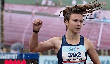 Dredatá dívka s muchomůrkami na tretrách. Atletický zázrak chce psát historii Barbora Malíková na mistrovství České republiky v atletice do 22 let (16. 6.... | na serveru Lidovky.cz | aktuální zprávy