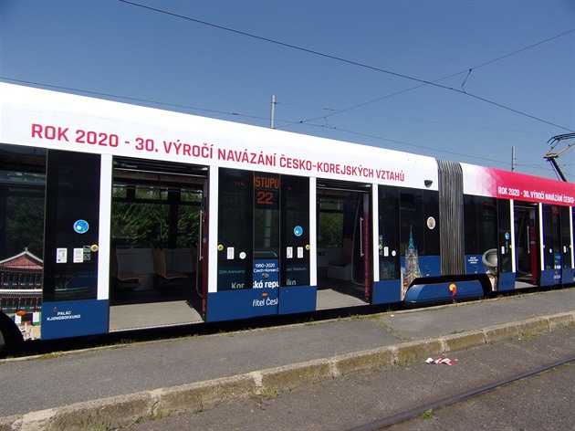 Tramvajová výzdoba přátelských vztahů mezi Českou a Korejskou republikou.