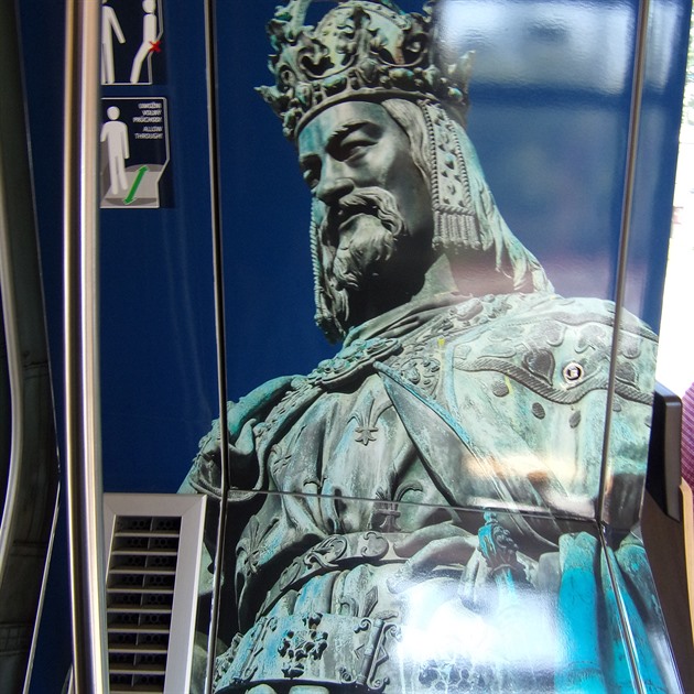 Tramvajová výzdoba přátelských vztahů mezi Českou a Korejskou republikou.