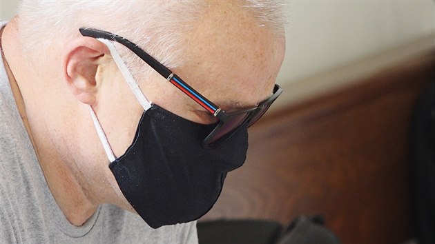 Jaroslav Nývlt, dříve Oplištil, u Okresního soudu v Mladé Boleslavi (18. června... Jaroslav Nývlt, dříve Oplištil, u Okresního soudu v Mladé Boleslavi (18. června...