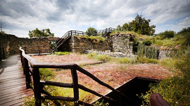 Nový Hrádek u Lukova má bohatou historii, teď na něj míří turisté, kteří odtud mohou pozorovat krásy národního parku Podyjí.