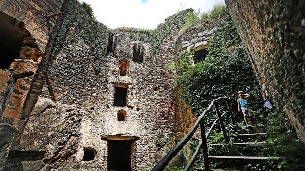 Nový Hrádek u Lukova má bohatou historii, teď na něj míří turisté, kteří odtud mohou pozorovat krásy národního parku Podyjí.