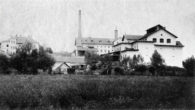 Snmek zachycuje uherskobrodsk pivovar kolem roku 1900.