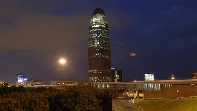 V Agbar (Torre Agbar), 38patrov mrakodrap v Barcelon ve panlsku navrhl Jean Nouvel ve spoluprci se panlskou firmou B720 Ar v roce 2005.