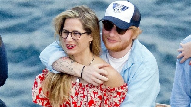 Ed Sheeran s manelkou Cherry Seabornovou (Ibiza, 9. ervna 2019)