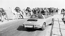 Porsche 911 S Targa na cestě do Afghánistánu v roce 1973 Porsche 911 S Targa na cestě do Afghánistánu v roce 1973