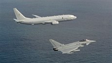 Nový námořní hlídkový protiponorkový letoun P-8A Poseidon britského letectva v...