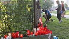 Nedaleko bohumínského věžáku vzniklo pietní místo. Nedaleko bohumínského věžáku vzniklo pietní místo.