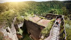Nový Hrádek u Lukova má bohatou historii, teď na něj míří turisté, kteří odtud... Nový Hrádek u Lukova má bohatou historii, teď na něj míří turisté, kteří odtud...