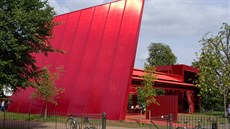 Pavilon Red Sun navrhl Jean Nouvel v roce 2010 pro Serpentine Gallery (Londýn...