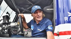 Slavný jezdec F1 Emerson Fittipaldi se na okruhu v Mostě projel truckem... Slavný jezdec F1 Emerson Fittipaldi se na okruhu v Mostě projel truckem...