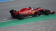 Sebastian Vettel z Ferrari v kvalifikaci Velké veny panlska F1.