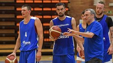 Pavel Pumprla, Tomáš Satoranský a Šimon Puršl (zleva) na reprezentačním... Pavel Pumprla, Tomáš Satoranský a Šimon Puršl (zleva) na reprezentačním...