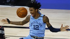 Ja Morant z Memphisu se raduje ze své smeče. Ja Morant z Memphisu se raduje ze své smeče.