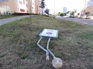 Když už si dá někdo práci značku povalit měl by informovat o jejím odstranění. Možná by mohla záloha na propůjčení.
Cena dopravní značky je řádově ve stovkách. Když už si dá někdo práci značku povalit měl by informovat o jejím odstranění. Možná by mohla záloha na propůjčení.
Cena dopravní značky je řádově ve stovkách.