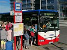 V rámci integrace Voticka je možné z Miličína cestovat do Prahy na tarif PID, některý autobus, ale vyjíždí z Třeboně nebo Jindřichova Hradce. Vesta je to ale dlouhá 2 hodiny a 45 minut. Nová linka 500 vyjela poprvé v sobotu 22. 8. jezdí na ní čtyři doprav V rámci integrace Voticka je možné z Miličína cestovat do Prahy na tarif PID, některý autobus, ale vyjíždí z Třeboně nebo Jindřichova Hradce. Vesta je to ale dlouhá 2 hodiny a 45 minut. Nová linka 500 vyjela poprvé v sobotu 22. 8. jezdí na ní čtyři doprav