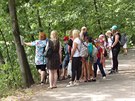 Procházka podél Hostivařské přehrady je nyní doplněna o Kvízovou stezku. Na každém archu papíru je kvízová otázka a na druhé straně si můžeme zkontrolovat správnou odpověď. Škoda, že u některých archů nevydržely napínáčky - možná by pomohla lepící páska. Procházka podél Hostivařské přehrady je nyní doplněna o Kvízovou stezku. Na každém archu papíru je kvízová otázka a na druhé straně si můžeme zkontrolovat správnou odpověď. Škoda, že u některých archů nevydržely napínáčky - možná by pomohla lepící páska.
