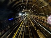 Čištění tunelu pražského metra u stanice Florenc. (21. srpna 2020)