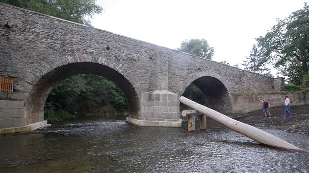 Most je kompletn opraven, na prce dohleli pamtki. (19. srpna 2020)