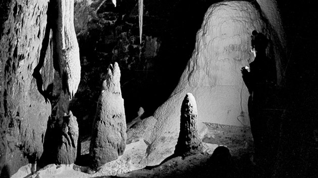 Ze zatopen Amatrsk jeskyn vythli speleologov ped padesti lety utonul kamardy. Tragdii zpsobily pvalov det.