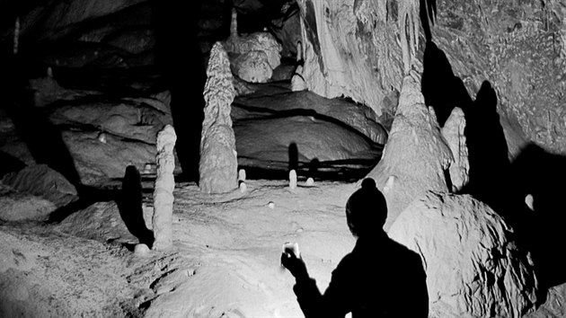 Ze zatopen Amatrsk jeskyn vythlispeleologov ped padesti lety utonul kamardy. Tragdii zpsobily pvalov det.