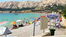 Baška na jižním cípu největšího chorvatského ostrova Krk je na první pohled... Baška na jižním cípu největšího chorvatského ostrova Krk je na první pohled...