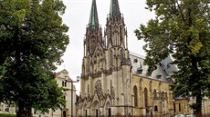 Dóm sv. Václava se pyní nejvyí kostelní ví (101 m) na Morav.
