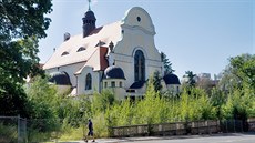 Džungli připomíná v Liberci například okolí kostela sv. Máří Magdalény v... Džungli připomíná v Liberci například okolí kostela sv. Máří Magdalény v...