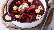 Polévka z červené řepy s tofu Polévka z červené řepy s tofu