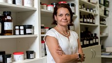 Vystudovala Farmaceutickou fakultu Univerzity Komenského v Bratislavě. V letech... Vystudovala Farmaceutickou fakultu Univerzity Komenského v Bratislavě. V letech...
