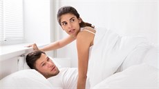Když vás načape při milostných hrátkách tchyně či potomek, je to nepříjemné,... Když vás načape při milostných hrátkách tchyně či potomek, je to nepříjemné,...