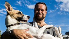 Richard Krajčo při natáčení filmu Gump - pes, který naučil lidi žít Richard Krajčo při natáčení filmu Gump - pes, který naučil lidi žít