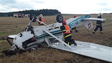 U Bořitova na Blanensku se zřítilo malé letadlo poté, co narazilo do vedení... U Bořitova na Blanensku se zřítilo malé letadlo poté, co narazilo do vedení...