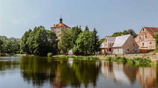 Tvrz Malešov