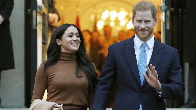 Princ Harry a vvodkyn Meghan Markle. Pr podepsal nkolikaletou smlouvu se streamovac slubou Netflix.