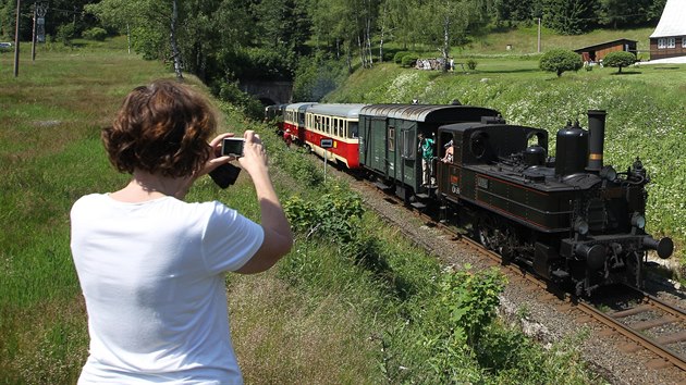 Zubačka Tanvald – Kořenov – Harrachov je nejstrmější trať v Česku. Zubačka Tanvald – Kořenov – Harrachov je nejstrmější trať v Česku.