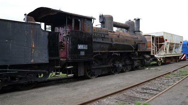 Nejvtm uniktem je rakousk parn lokomotiva 414.407 z roku 1896, kter se k Prachrna. Na svou opravu jet ek.