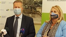 Ministr životního prostředí Richard Brabec a ministryně pro místní rozvoj Klára... Ministr životního prostředí Richard Brabec a ministryně pro místní rozvoj Klára...