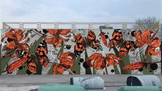 V návrhu na velkoformátovou malbu se nachází stylizovaní motýli druhu Vanessa...