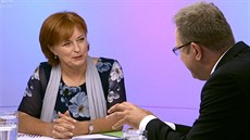 Hlavní hygienička Jarmila Rážová s moderátorem Václavem Moravcem v diskusním... Hlavní hygienička Jarmila Rážová s moderátorem Václavem Moravcem v diskusním...