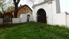 Statek Josefa Mašína v Lošanech na Kolínsku na snímku z května 2016. V... Statek Josefa Mašína v Lošanech na Kolínsku na snímku z května 2016. V...