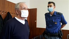 Obžalovaný Ján Bakalár před vyhlášením sedmiletého rozsudku. (2. září 2020) Obžalovaný Ján Bakalár před vyhlášením sedmiletého rozsudku. (2. září 2020)