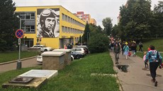 První školní den základní školy generálporučíka Františka Peřiny v Řepích. První školní den základní školy generálporučíka Františka Peřiny v Řepích.
