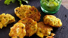 Květákové kari placičky s citronovým dipem Květákové kari placičky s citronovým dipem