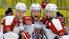 Tahle trojice vtipálků se ještě nedávno hokejem v Havlíčkově Brodě bavila, teď... Tahle trojice vtipálků se ještě nedávno hokejem v Havlíčkově Brodě bavila, teď...