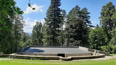 Letní divadlo v Jeseníku, kdysi oblíbené místo místních obyvatel, se po mnoha... Letní divadlo v Jeseníku, kdysi oblíbené místo místních obyvatel, se po mnoha...