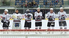 Chomutovtí hokejisté dkují za podporu fanoukm.