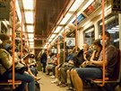 Ukáznění cestující v metru Ukáznění cestující v metru