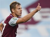 esk tonk Matj Vydra z Burnley se raduje z glu v utkn Ligovho pohru...